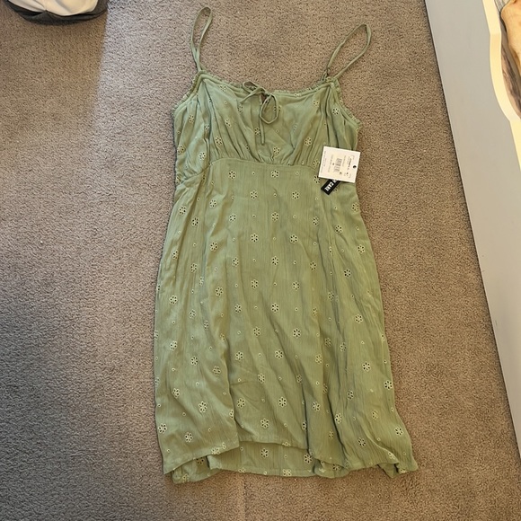 NWT O’Neill Kaline Eyelet Dress - Picture 3 of 3